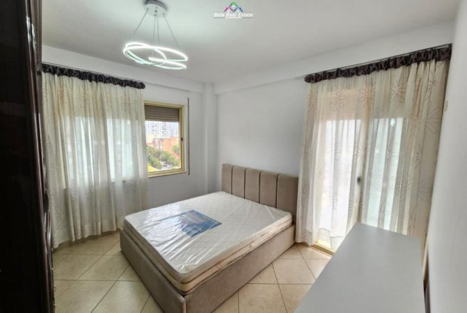 Tirane, jepet me qera apartament 2+1+Ballkon Kati 6, 120 m² 550 € (prane Farmaci Dite e Nate)