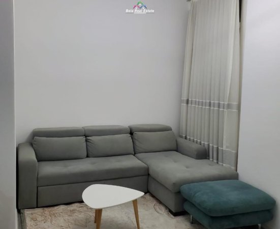 Tirane, jepet me qera apartament 2+1+Ballkon Kati 6, 90 m² 800 € (ne kompleksin Kika 2)