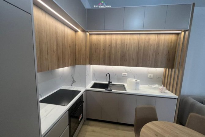 Tirane, jepet me qera apartament 1+1+Ballkon Kati 7, 70 m² 550 € (tek Kompleksi Kadiu)