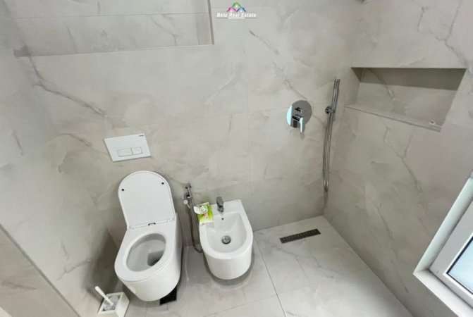 Tirane, jepet me qera apartament 1+1+Ballkon Kati 7, 70 m² 550 € (tek Kompleksi Kadiu)
