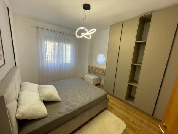Tirane, shitet apartament 1+1 Kati 8, 62 m² 109.000 € (Astir)
