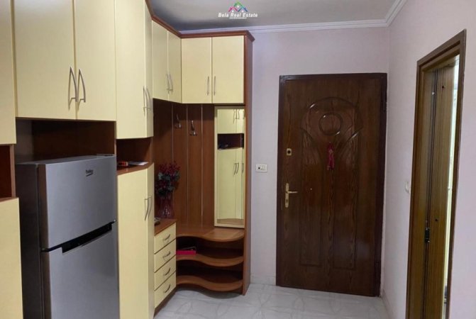 Tirane, jepet me qera apartament 1+1+Ballkon Kati 4, 57 m² 500 € (prane Orange Farmaci)