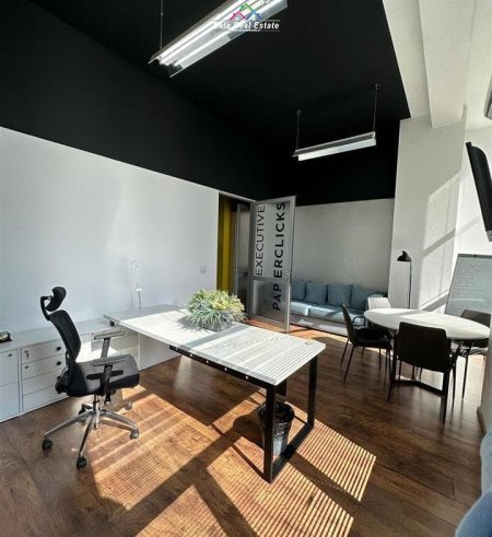 Tirane, jepet me qera zyre Kati 2, 180 m² 4.000 € (prane Drejtorise se Policise)