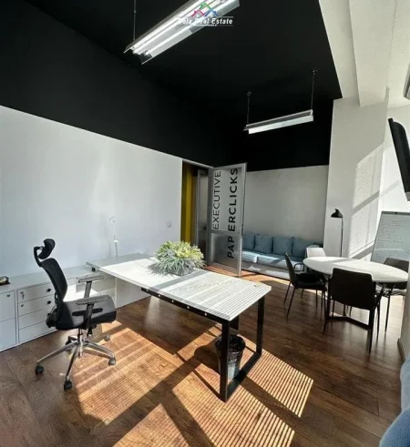 Tirane, jepet me qera zyre Kati 2, 180 m² 4.000 € (prane Drejtorise se Policise)