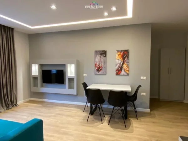 Tirane, jepet me qera apartament 2+1+Ballkon Kati 1, 700 m² 700 € (prane inxhinierise se ndertimit)