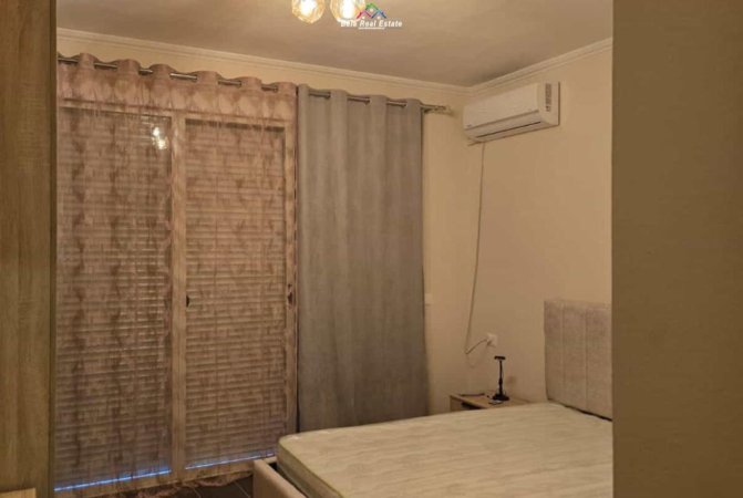 Tirane, jepet me qera apartament 2+1+Ballkon Kati 4, 120 m² 500 € (prane Pallateve Derveni)