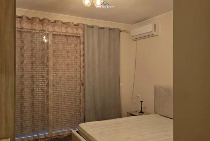 Tirane, jepet me qera apartament 2+1+Ballkon Kati 4, 120 m² 500 € (prane Pallateve Derveni)