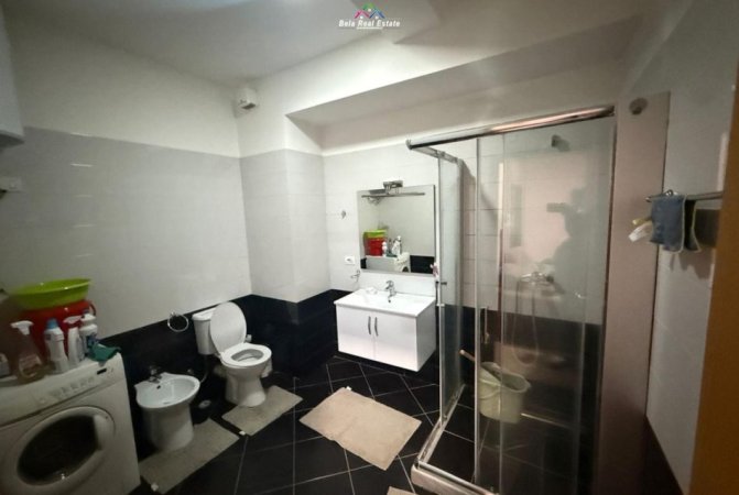 Tirane, jepet me qera apartament 2+1+Ballkon Kati 2, 80 m² 600 € (Prane Mullirit)