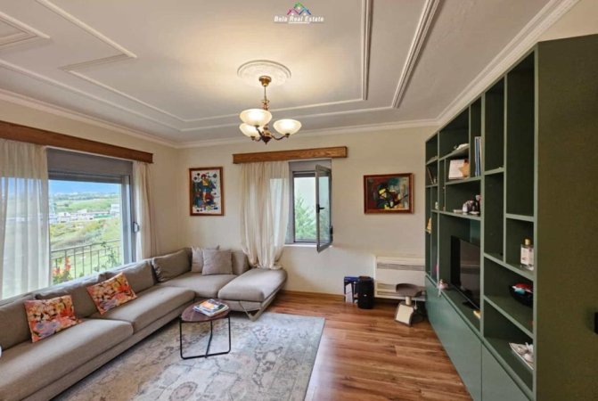 Tirane, jepet me qera Vile 3+1+Aneks+Ballkon Kati 3, 150 m² 900 € (prane Natyres se Qete)