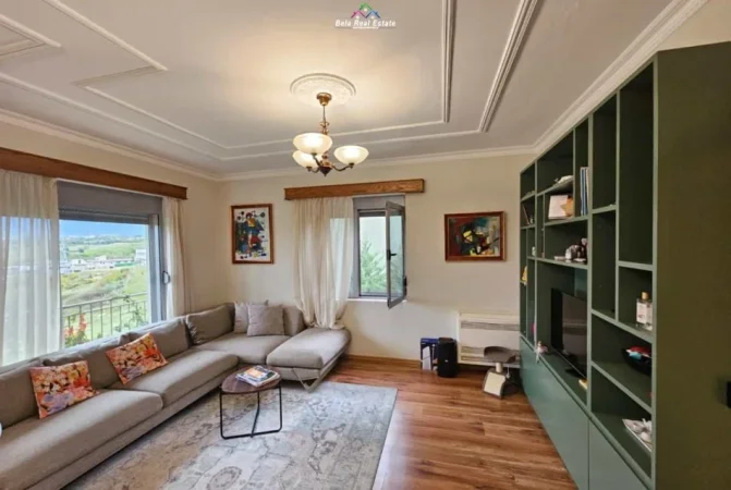 Tirane, jepet me qera Vile 3+1+Aneks+Ballkon Kati 3, 150 m² 900 € (prane Natyres se Qete)