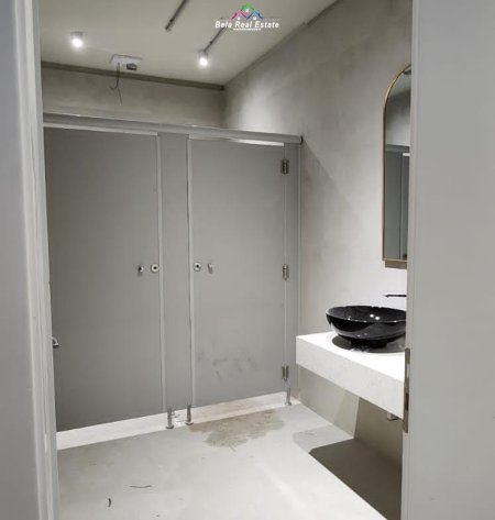 Tirane, jepet me qera ambjent biznesi Kati 1, 3.600 m² 15.000 € (Ne Mezez)