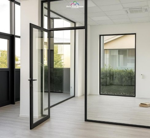 Tirane, jepet me qera zyre Kati 0, 280 m² 2.100 € (prane Xhamise)