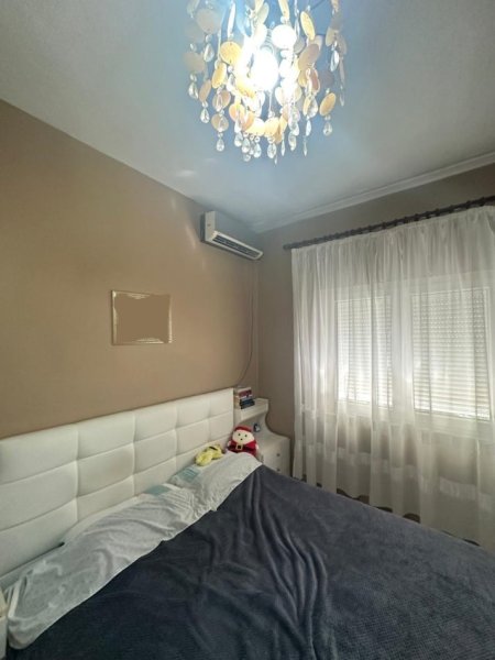 Tirane, shitet Vile 2 Katshe Kati 2, 175 m² (Laprake)