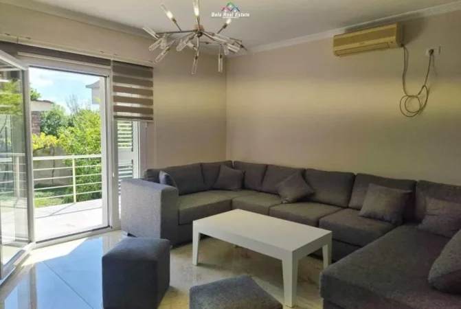 Tirane, jepet me qera Vile 2 Katshe Kati 1, 300 m² 1.500 € (prane Kompleksit Mangalem)
