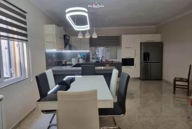 Tirane, jepet me qera Vile 2 Katshe Kati 1, 300 m² 1.500 € (prane Kompleksit Mangalem)