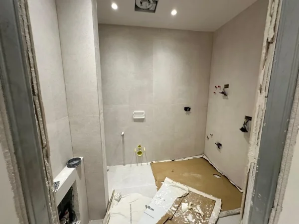 Tirane, jepet me qera zyre Kati 10, 140 m² 2.000 € 