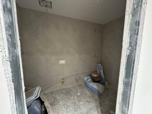 Tirane, jepet me qera zyre Kati 10, 140 m² 2.000 € 