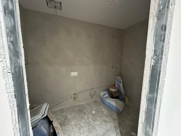 Tirane, jepet me qera zyre Kati 10, 140 m² 2.000 € 