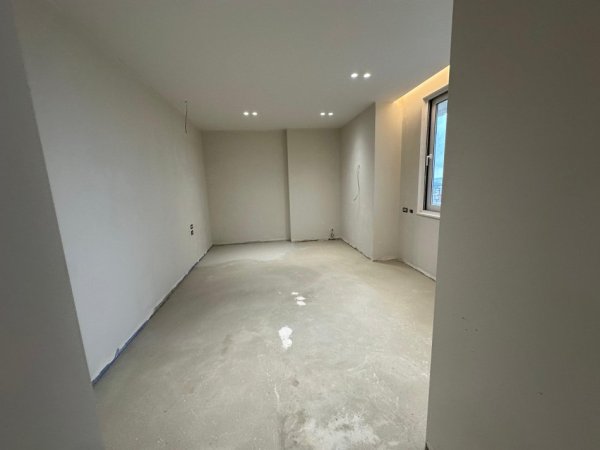 Tirane, jepet me qera zyre Kati 10, 140 m² 2.000 € 