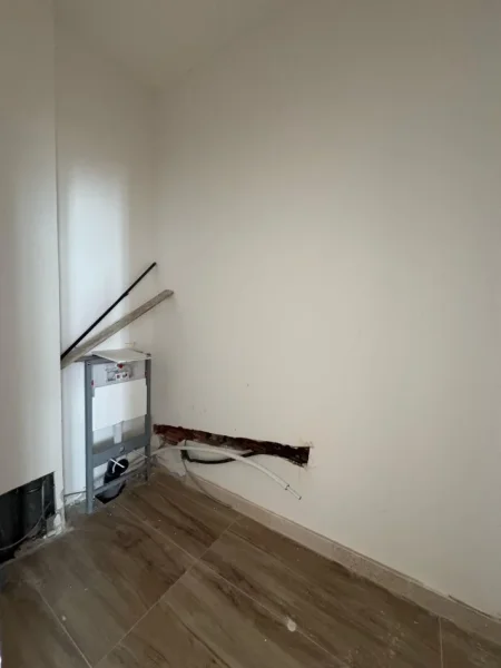 Tirane, jepet me qera ambjent biznesi Kati 1, 82 m²