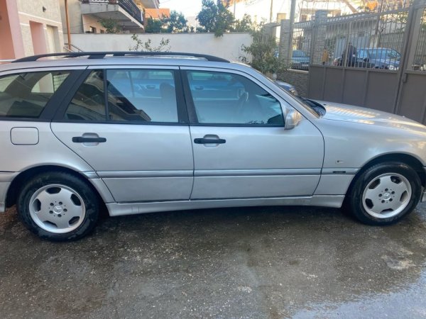 Tirane, shitet makine me portobagazh Mercedes Benz C Clas Nafte, gri metalizato manuale Kondicioner 1.500 €