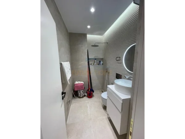 SHITET APARTAMENT 2+1+2 NE YZBERISHT