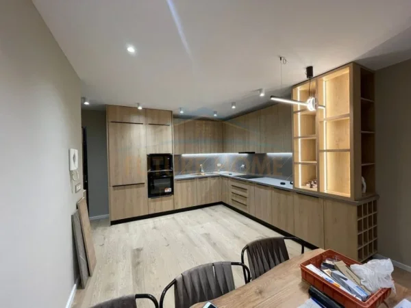SHITET APARTAMENT 2+1+2 NE YZBERISHT