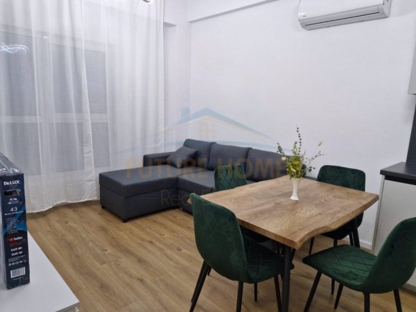 Tirane, jepet me qera apartament 1+1 Kati 3, 45 m² 450 € (Ali Demi, tek Kompleksi Kaimi.)