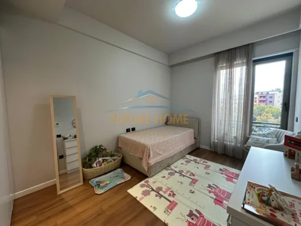 Tirane, shitet apartament 2+1+Ballkon Kati 1, 127 m² 440.000 € (Kompleksi Delijorgji)