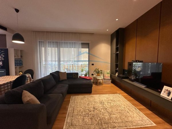 Tirane, shitet apartament 2+1+Ballkon Kati 1, 127 m² 440.000 € (Kompleksi Delijorgji)