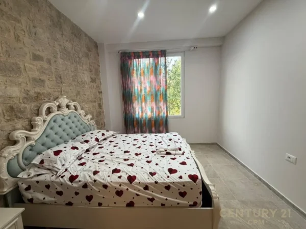 Tirane, jepet me qera apartament 3+1+Aneks+Ballkon Kati 1, 200 m² 2.100 € (Farke , Secret Garden)