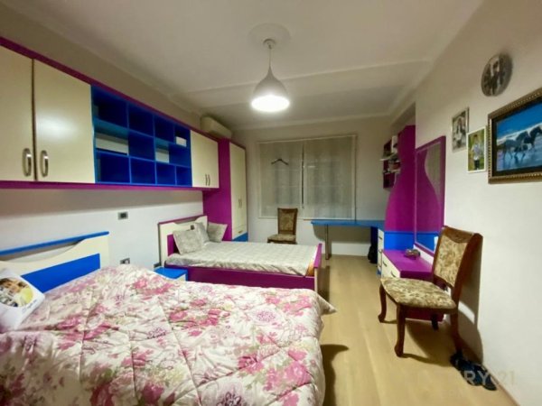 Tirane, shitet apartament 2+1 Kati 8, 117 m² 300.000 € (Gjimnazi Petro Nini)