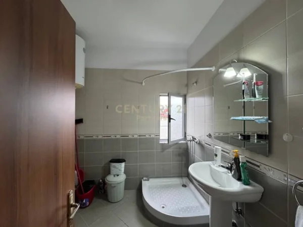 Tirane, jepet me qera apartament 1+1 Kati 7, 67 m² 95.000 € (Astir)