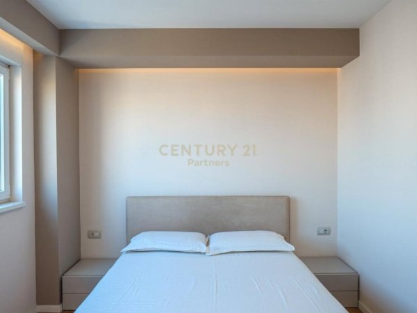 Tirane, shitet apartament 3+1+Aneks+Ballkon Kati 11, 138 m² 359.000 € (Kompleksi Magnet)