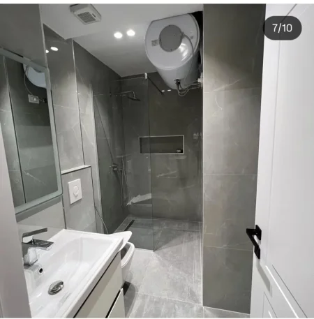 Tirane, jepet me qera apartament 2+1+Ballkon Kati 4, 124 m² 1.100 € (Zogu I zi)