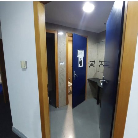 Tirane, jepet me qera zyre Kati 4, 265 m² 2.500 € (Zogu I zi)