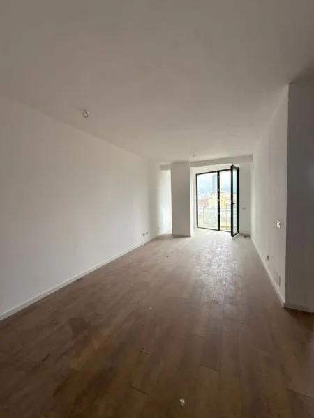Tirane, jepet me qera apartament 1+1+Ballkon Kati 6, 75 m² 600 € (Mine Peza)