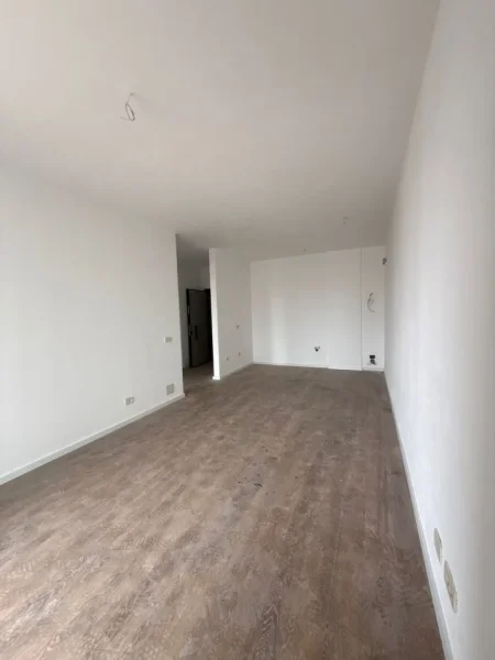 Tirane, jepet me qera apartament 1+1+Ballkon Kati 6, 75 m² 600 € (Mine Peza)