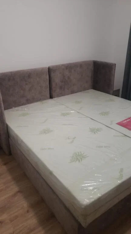 Tirane, jepet me qera apartament 1+1+Ballkon Kati 3, 50 m² 550 € (PERBALLE ZOJA E KSHILLIT RR.DRITAN HOXHA)