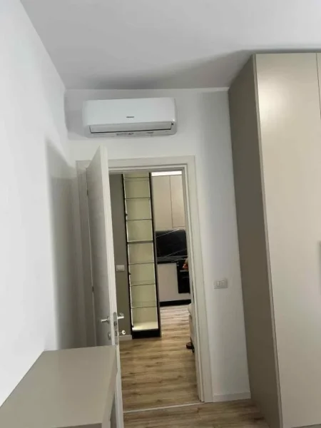Tirane, jepet me qera apartament 1+1+Ballkon Kati 3, 50 m² 550 € (PERBALLE ZOJA E KSHILLIT RR.DRITAN HOXHA)