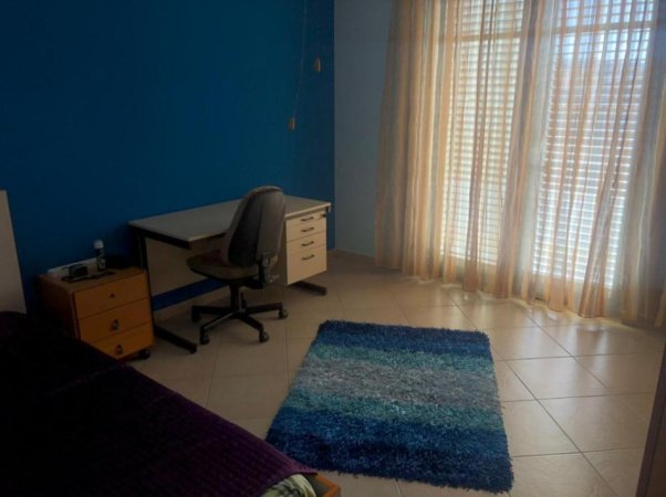 Tirane, shitet Vile 3 Katshe Kati 3, 454 m² 30.000 € (Rruga Pjeter Arbnori)