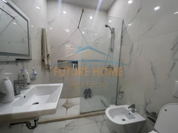 Tirane, shitet apartament 2+1+Ballkon Kati 7, 101 m² 200.000 € (Ministria e kultures kinostudio)