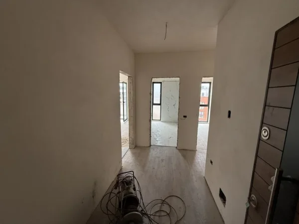 Tirane, shitet apartament 2+1+2+Ballkon Kati 9, 98 m² 135.000€ (Urban Gate, Astir)