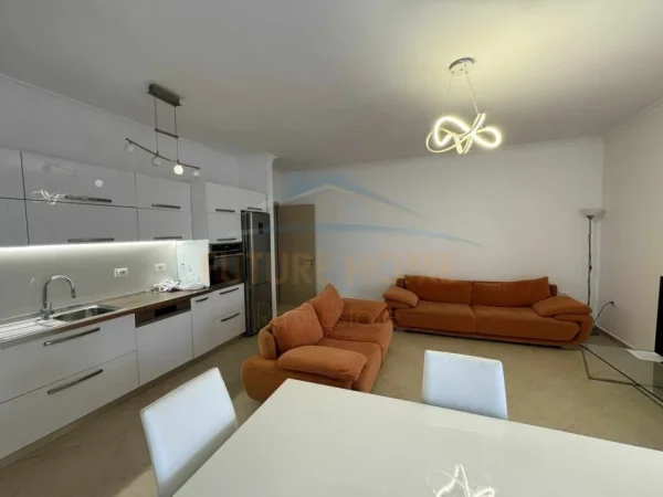 Tirane, shitet apartament 2+1+Ballkon Kati 3, 108 m² 270.000 € (LIQENI I THATE)