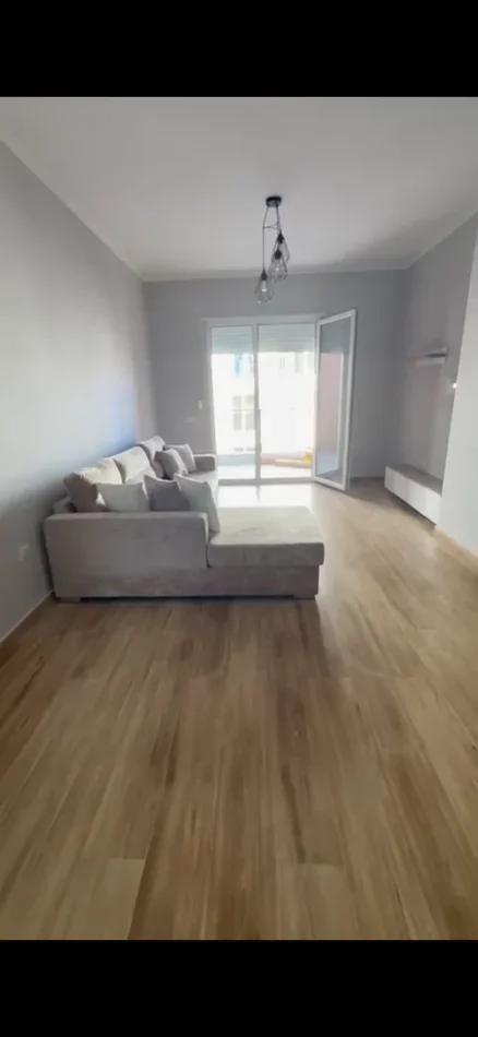 Tirane, shitet apartament 2+1 Kati 5, 105 m² 125.000 € (Bulevardi blu)