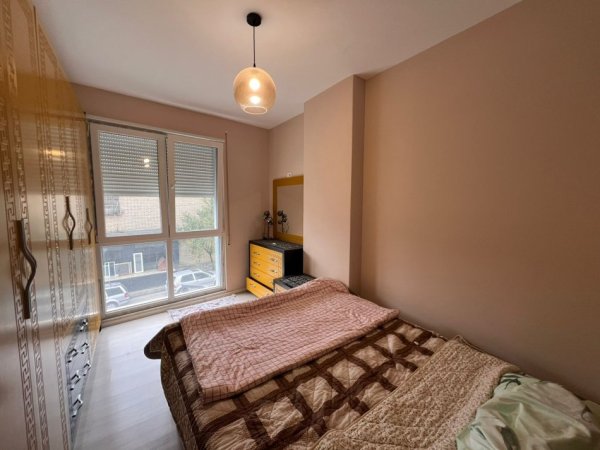 Tirane, jepet me qera apartament 3+1+Ballkon Kati 2, 100 m² 600 € (Selite)