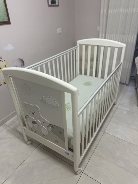 Tirane, shes Krevat+dyshek+mbrojtese+2 sete carcafesh 220 €