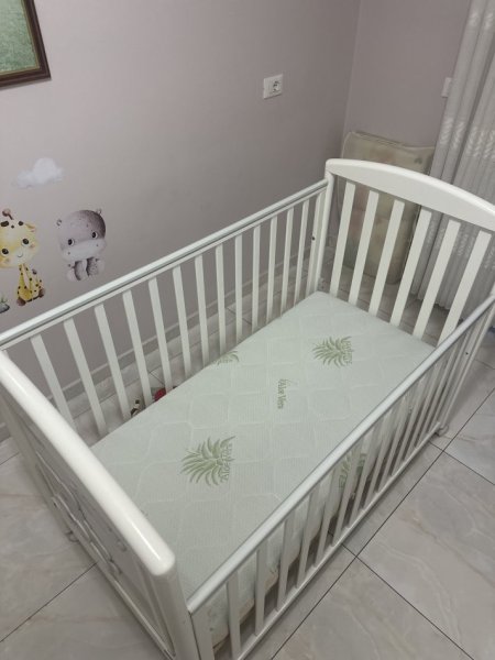 Tirane, shes Krevat+dyshek+mbrojtese+2 sete carcafesh 220 €