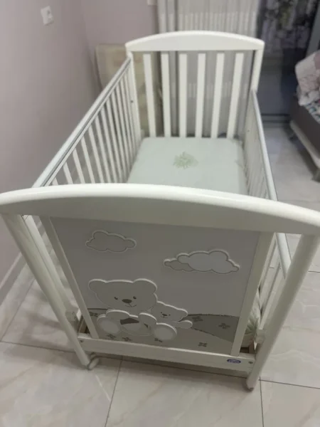 Tirane, shes Krevat+dyshek+mbrojtese+2 sete carcafesh 220 €