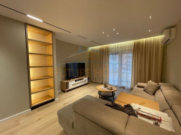 Tirane, jepet me qera apartament 2+1+Aneks+Ballkon Kati 2, 110 m² 700 € (Bulevardi Migjeni)